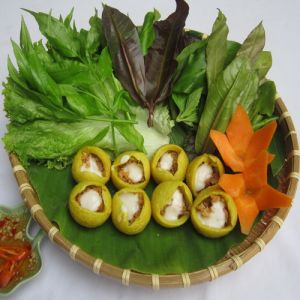 特制湄公河煎饼（塞满椰子、虾和猪肉）
